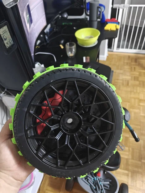Bọc gai lốp TPU in 3D cho xe điện trẻ em Lamborghini STO - Image 3