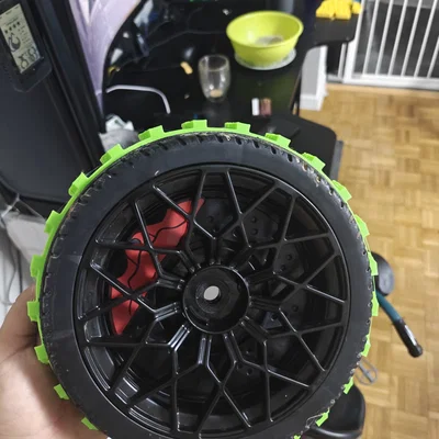 Bọc gai lốp TPU in 3D cho xe điện trẻ em Lamborghini STO