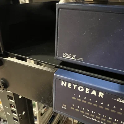 Tai treo rack cho Switch Netgear (v1.0)