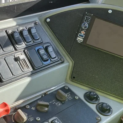 Tấm ốp bảng điều khiển xe BlueBird Vision 2009 (Radio Mounting Plate)
