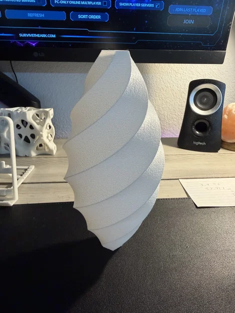 Bình Hoa Nghệ Thuật Xoắn (Twisting Art Vase) - Mẫu In 3D Độc Đáo - Image 1