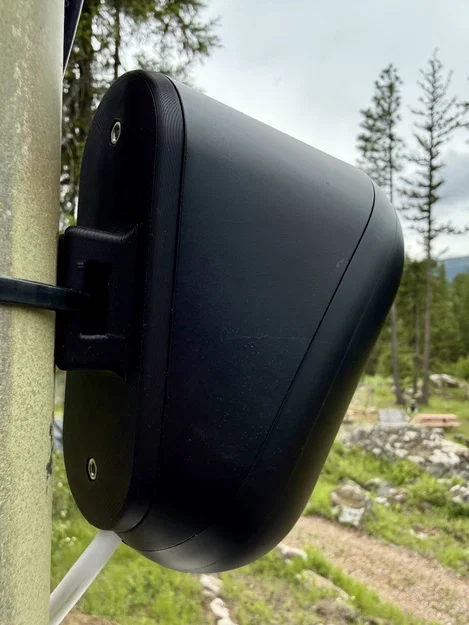 Giá treo cột góc nghiêng cho Unifi Floodlight - Image 1