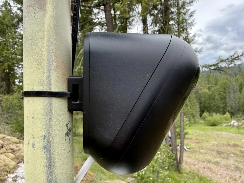 Giá treo cột góc nghiêng cho Unifi Floodlight - Image 2