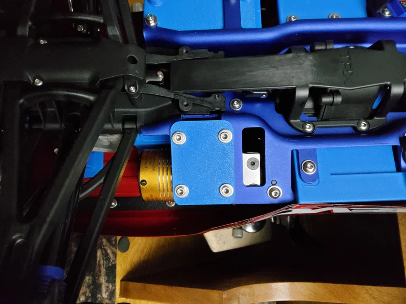 Miếng đệm đế gắn motor cho Traxxas Revo 3.3 Conversion - Image 2