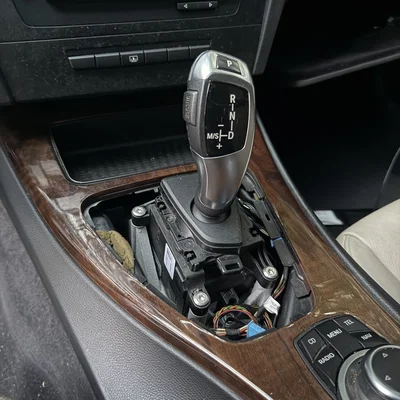 Giá đỡ cần số 8HP (F20/F30) cho BMW E90/E9X