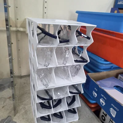 Kệ Đựng Kính Bảo Hộ 3D: Giải Pháp Sắp Xếp Gọn Gàng Tiện Dụng