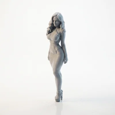 Mô hình Figurine nữ đường cong mềm mại - Tệp 3D có thể in