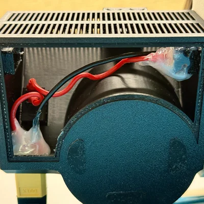 Tiny e-Lab Remix kèm hệ thống hút khói HEPA và XH-M609