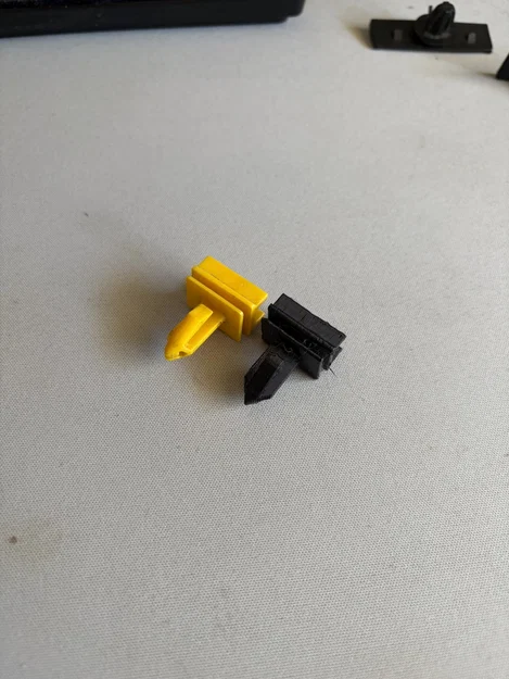 Ngàm giữ/kẹp chắn bùn cho xe Ford - Image 2