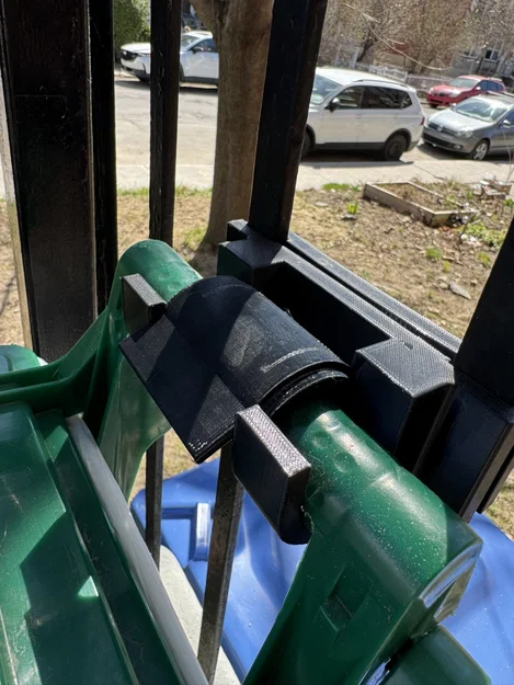 Giá đỡ thùng ủ phân compost chống thú cưng - Kèm vòng khóa tay cầm - Image 3