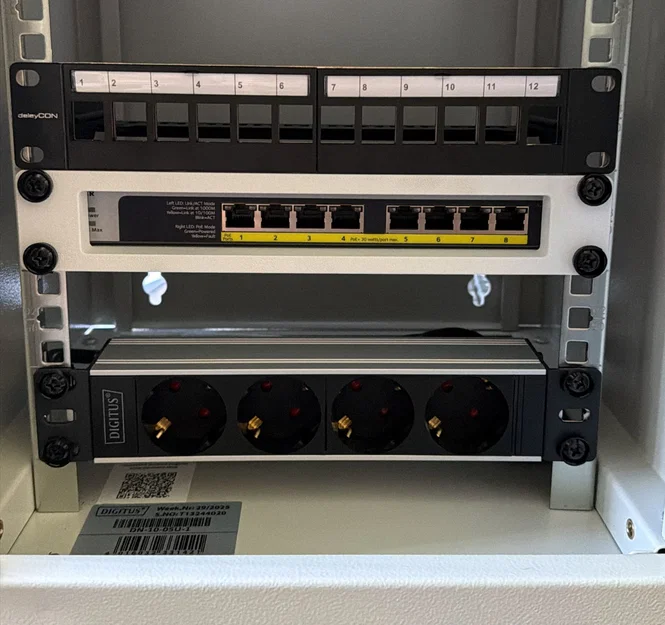 Giá đỡ Rack 10 inch cho NETGEAR GS108PP / GS108LP - Image 3