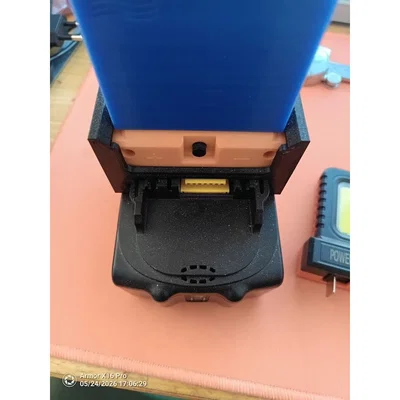 Đế giữ và nắp bảo vệ cho đèn làm việc (Dành cho pin Makita 18V)