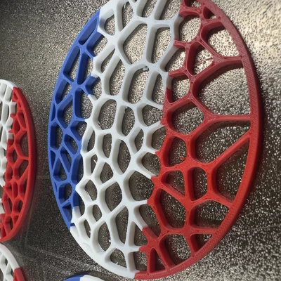 Đế lót ly phong cách Voronoi Tricolore (hỗ trợ AMS)