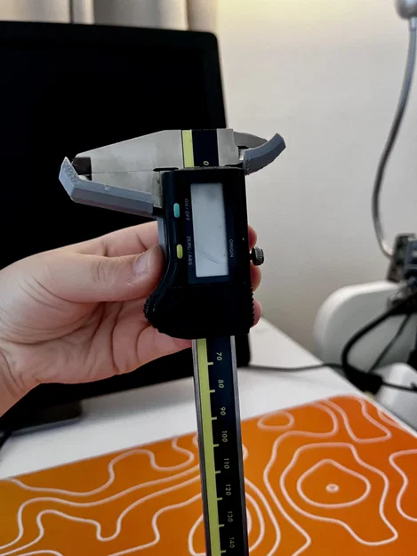 Giá treo thước cặp cho bảng SKÅDIS - Giải pháp sắp xếp dụng cụ thông minh - Image 1