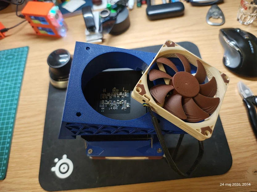 Đế dựng NerdQaxe++ remix Satoshi - Dùng quạt 92mm - Image 3