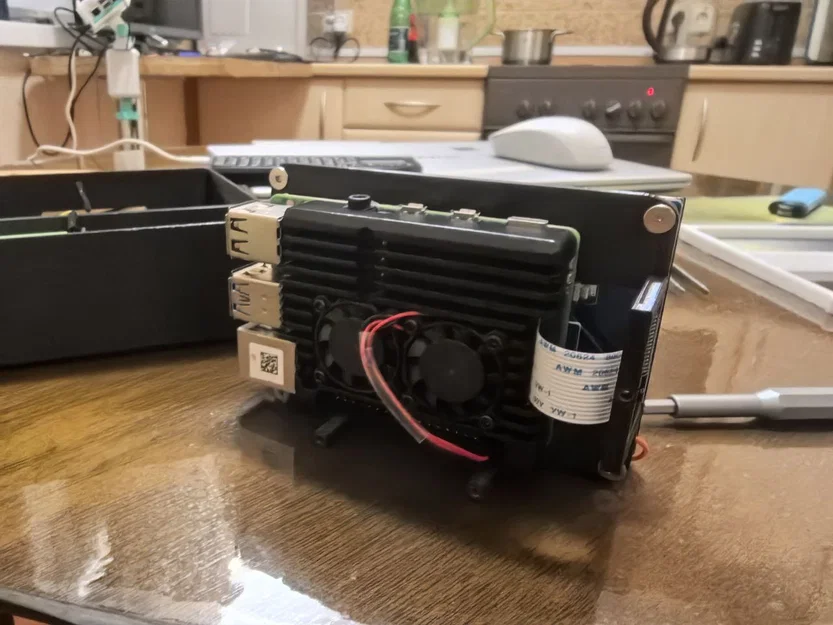 Cyberdeck Raspberry Pi 4 với màn hình 4,3 inch - Image 1