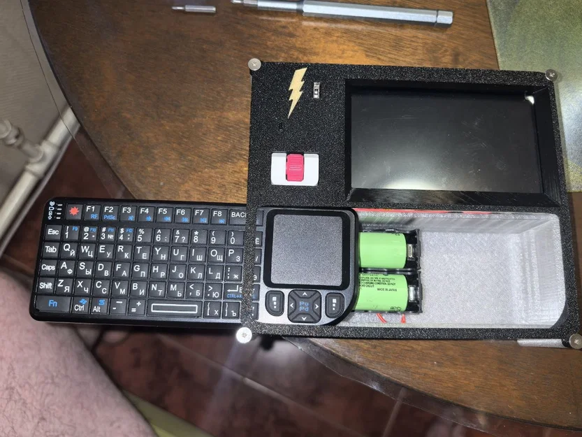 Cyberdeck Raspberry Pi 4 với màn hình 4,3 inch - Image 14