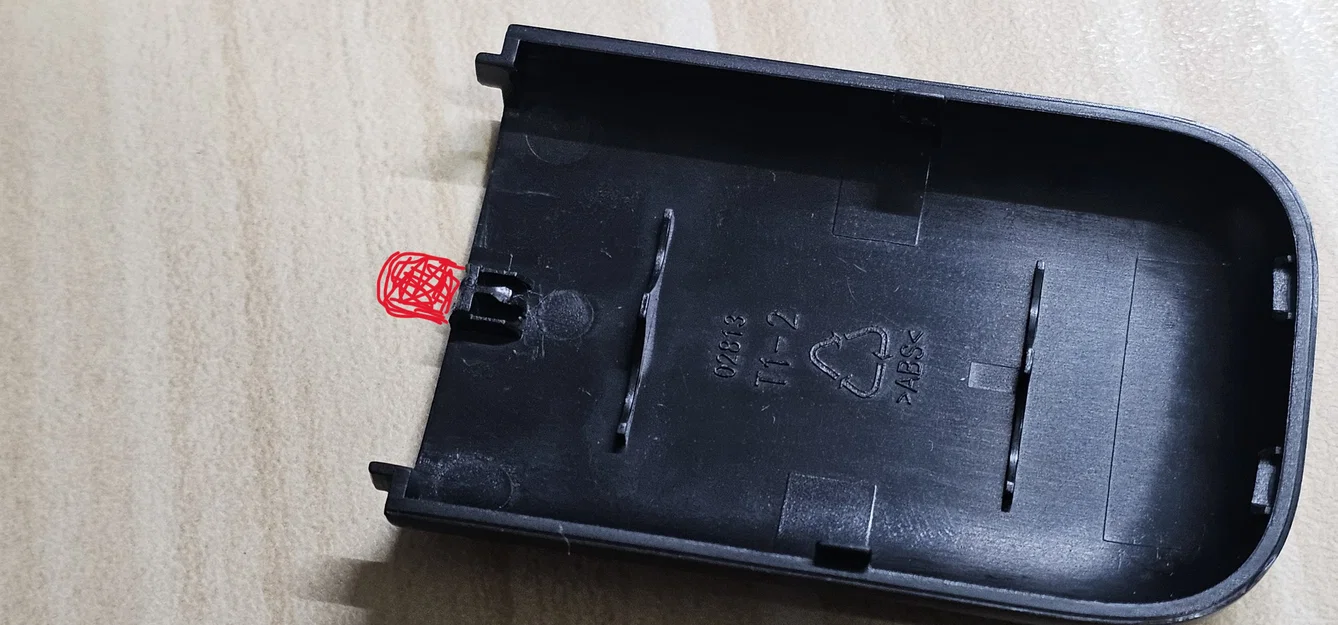 Miếng chặn sửa nắp pin điều khiển TCL RC923 - Image 3