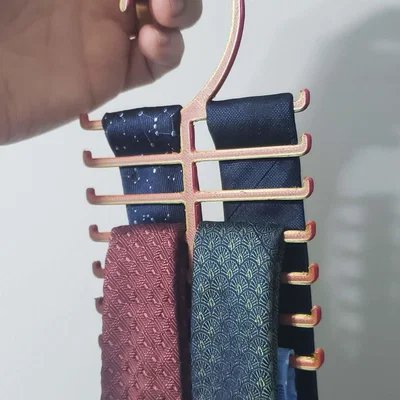 Móc treo cà vạt dọc (Vertical Tie Hanger) tiết kiệm không gian
