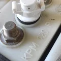 Nắp thông hơi cho bình ắc quy Ferak KPM 120 (File in 3D) - Thumbnail 1
