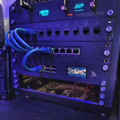 Mặt dưỡng Rack 10 inch cho Raspberry Pi 2B/3B/4B/5B kèm màn hình 1.9 inch và công tắc 12mm