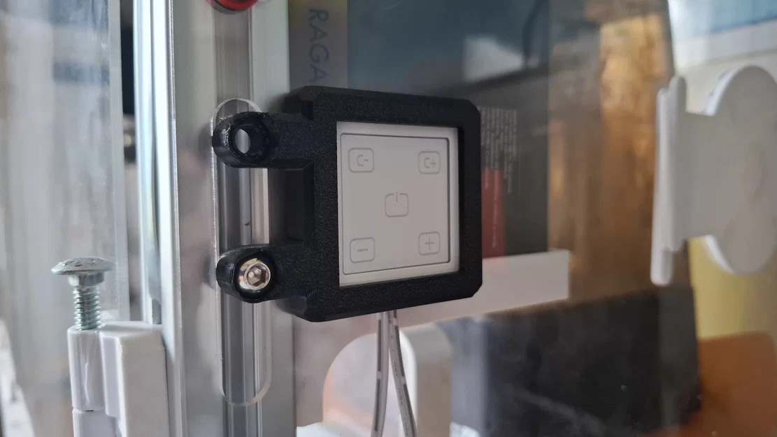 Giá đỡ bộ điều khiển đèn LED dây - Image 1