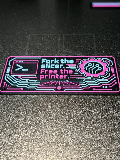 Fork the Slicer. Free the Printer. - Huy hiệu 3D phong cách Cyberpunk - Image 2