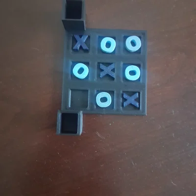Bộ trò chơi cờ ca-rô (Travel Tic Tac Toe) in 3D siêu nhỏ gọn