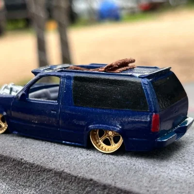 Mô hình xe 2 Door Tahoe độ hạ gầm siêu chất cho người đam mê 3D