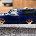 Mô hình xe 2 Door Tahoe độ hạ gầm siêu chất cho người đam mê 3D - Thumbnail 3