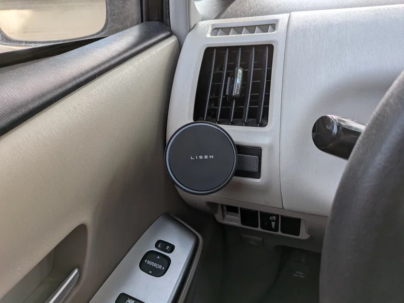 Giá đỡ điện thoại đầu bi gắn khe thẻ xe Toyota Prius - Image 4