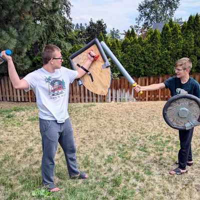 Warrior Gear: Kiếm Bastard Sword từ ống xốp (cán dài)
