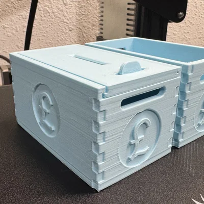 Mô hình 3D ống heo tiết kiệm hình thùng (Pound Coin Bank Crate)