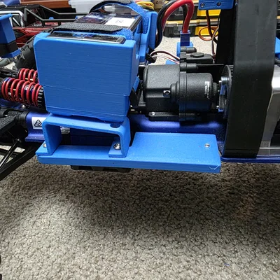 Traxxas Revo 3.3 Conversion - Bệ bước chân bên tài 251204a