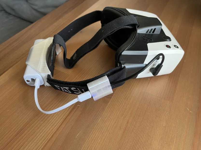 Ngàm gắn sạc dự phòng trên dây đeo cho kính Fat Shark FPV - Image 2