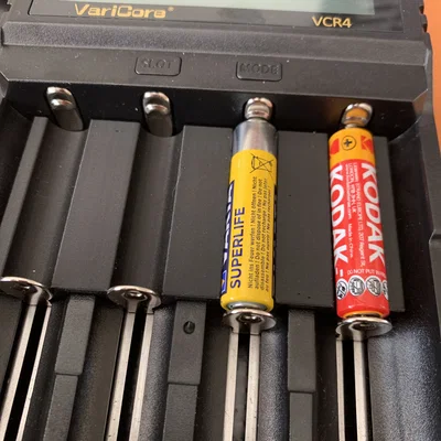Bộ chuyển đổi pin AA và AAA cho sạc VariCore VC4 (3D Printed Adapter)