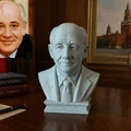 Bức tượng bán thân Mikhail Sergeyevich Gorbachev - Thumbnail 1
