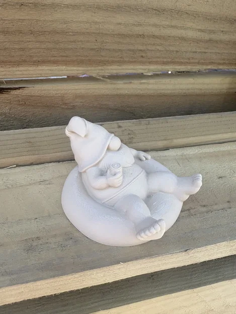 Chú Lùn Thư Giãn Bên Hồ Bơi (Pool Gnome) - Image 3