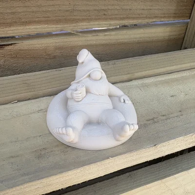 Chú Lùn Thư Giãn Bên Hồ Bơi (Pool Gnome)