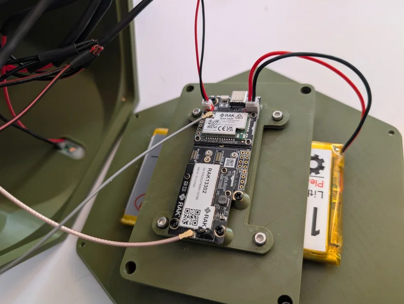 Mini-Rattlesnake Hanging Meshcore Tree Node - Image 6