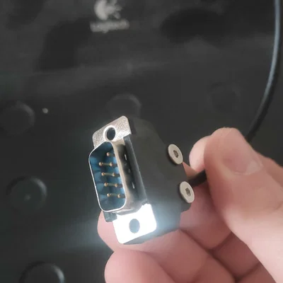 Vỏ bọc đầu nối DB-9 tùy chỉnh cho bàn đạp Logitech