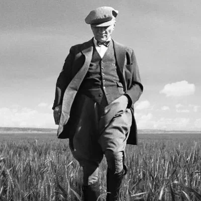 Mô hình tượng Mustafa Kemal Atatürk nghệ thuật - File STL chất lượng cao