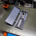 Hộp đựng dụng cụ mở nắp đồng hồ với nắp in liền khối (Print-in-Place) - Thumbnail 1