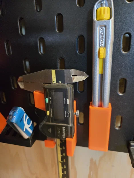 Giá treo dao rọc giấy Stanley 9mm cho bảng treo Skadis - Image 1