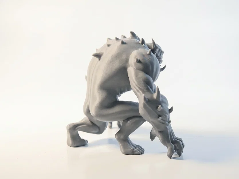 Mô hình 3D Quái vật Fantasy ở tư thế cúi mình - Image 3