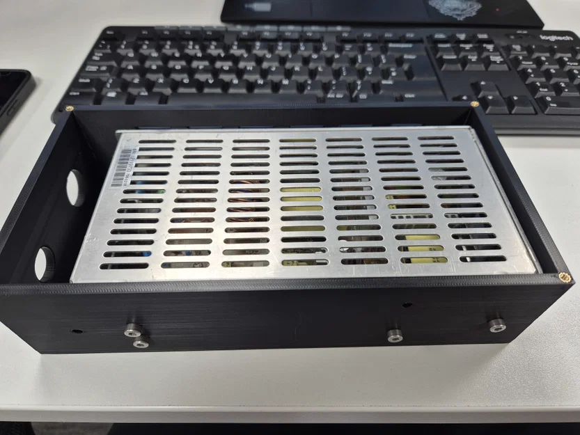 Vỏ hộp bảo vệ bộ nguồn Traco Power Supply Enclosure - Image 1