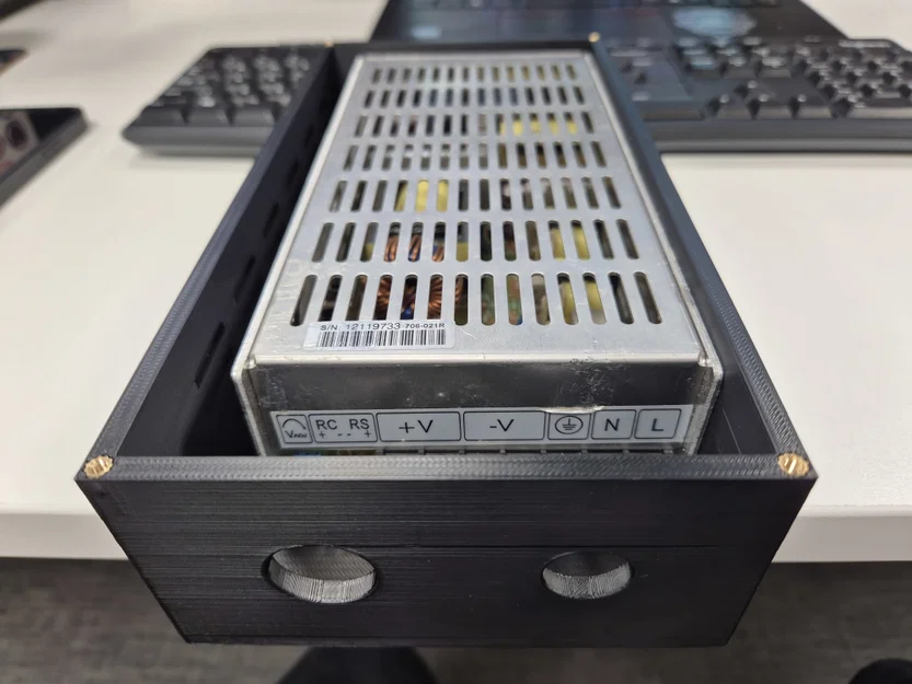 Vỏ hộp bảo vệ bộ nguồn Traco Power Supply Enclosure - Image 2