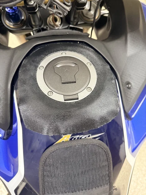 Miếng bảo vệ bình xăng 3D cho Honda Africa Twin (Tank Protector) - Image 1