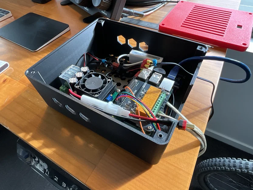 Hộp điều khiển từ xa cho trạm HAM Radio (Raspberry Pi & Flex Radio) - Image 3