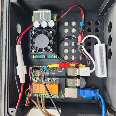 Hộp điều khiển từ xa cho trạm HAM Radio (Raspberry Pi & Flex Radio)
